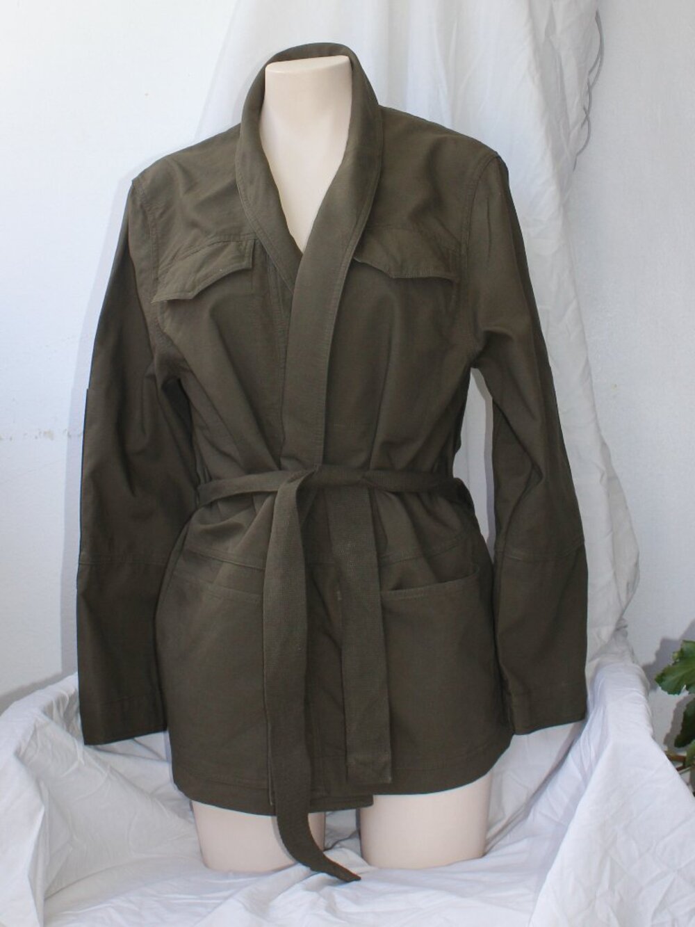 Aritzia Wilfred 100% cotton army green wrap belt jacket women's size Medium